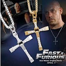 Řetízek na krk s křížem - Dominic Toretto - Rychle a zběsile (Vin Diesel) (Zlatý)  